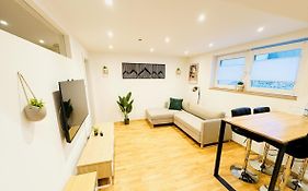 1,5-Zimmer, Top ausgestattet, 4 Pers, Souterrain, Self Check-in, Parkplatz, Netflix&Amazon Prime